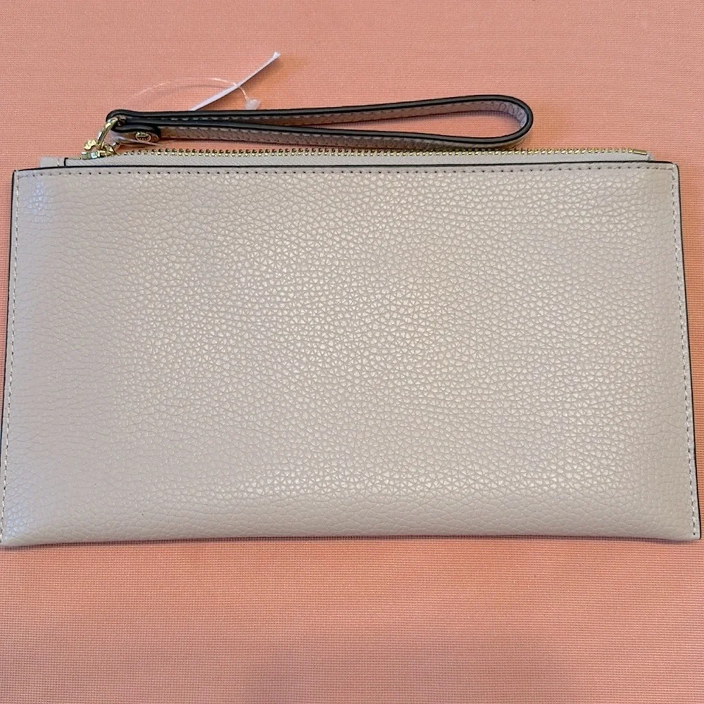 New Michael Kors Bag. Gold Zipper And Logo. Dark Pink.